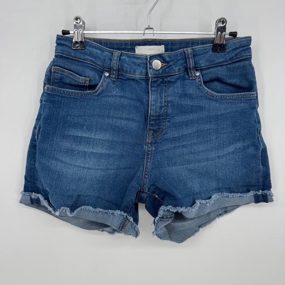 H&M Womens Denim Shorts Cuffed casual mom Blue Frayed Hem Size 4